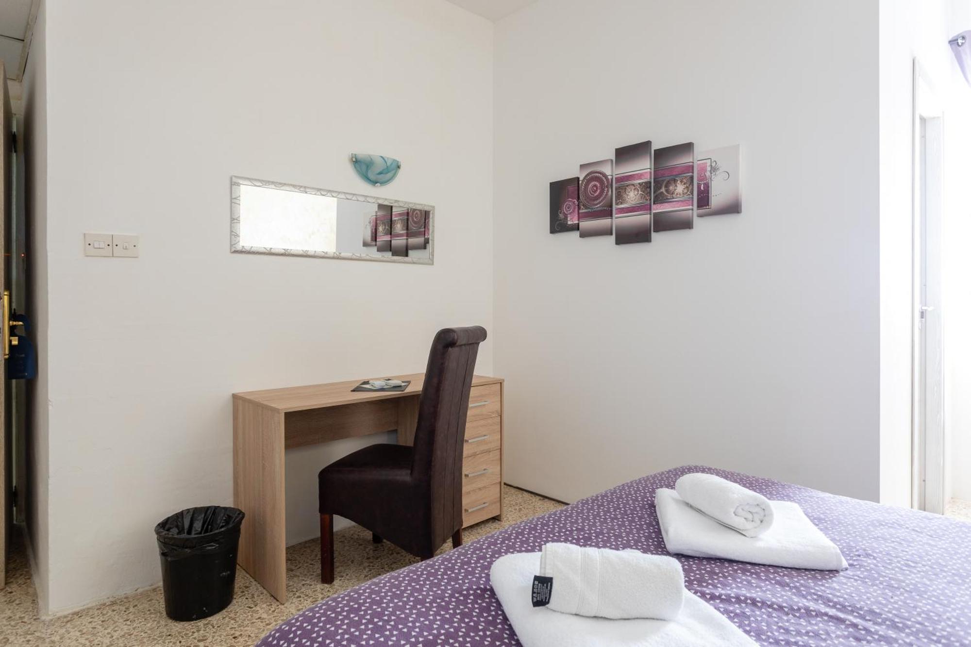 Tarona Guesthouse St. Paul's Bay Oda fotoğraf